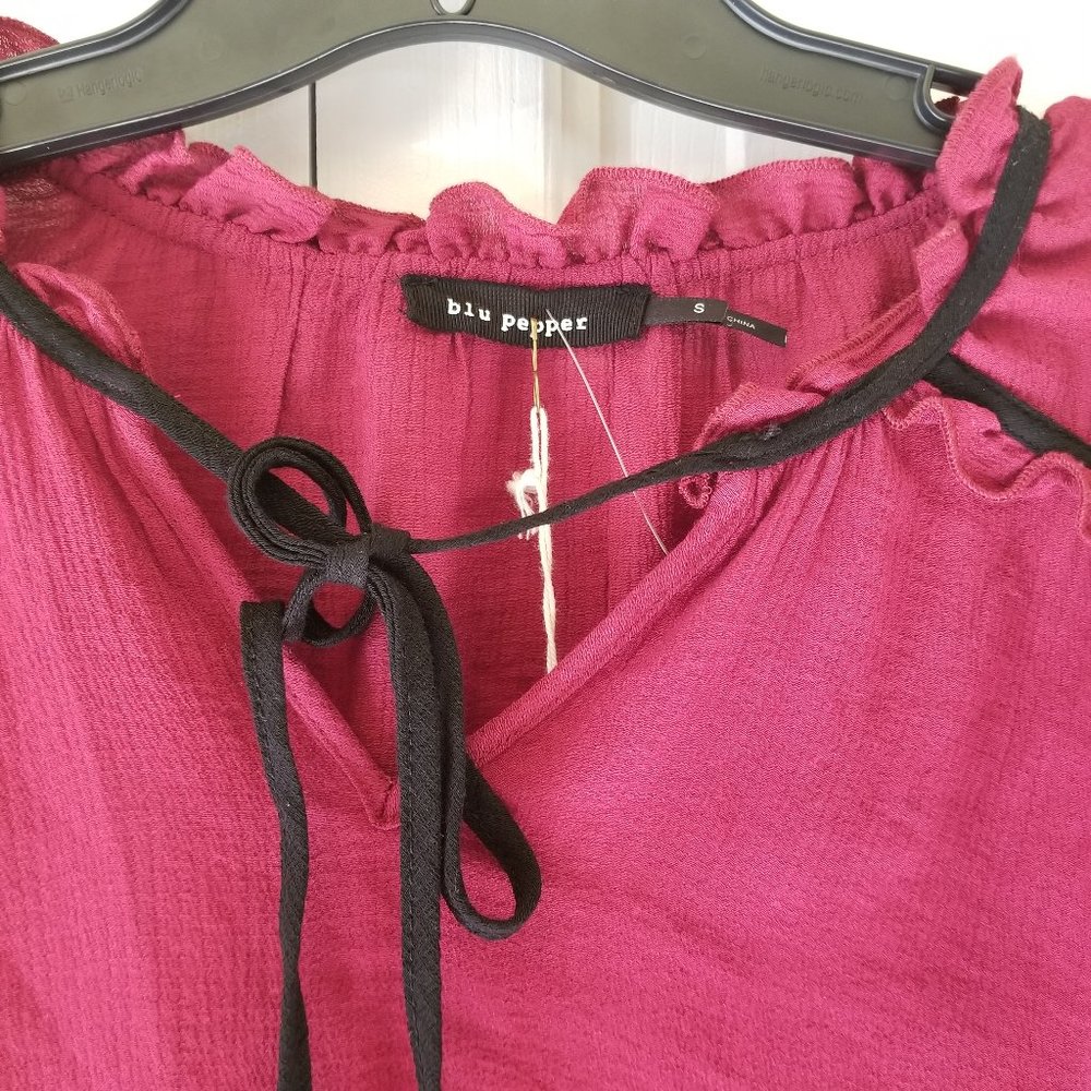 Blu Pepper flowy boho chic maroon wine top - Picture 2 of 10